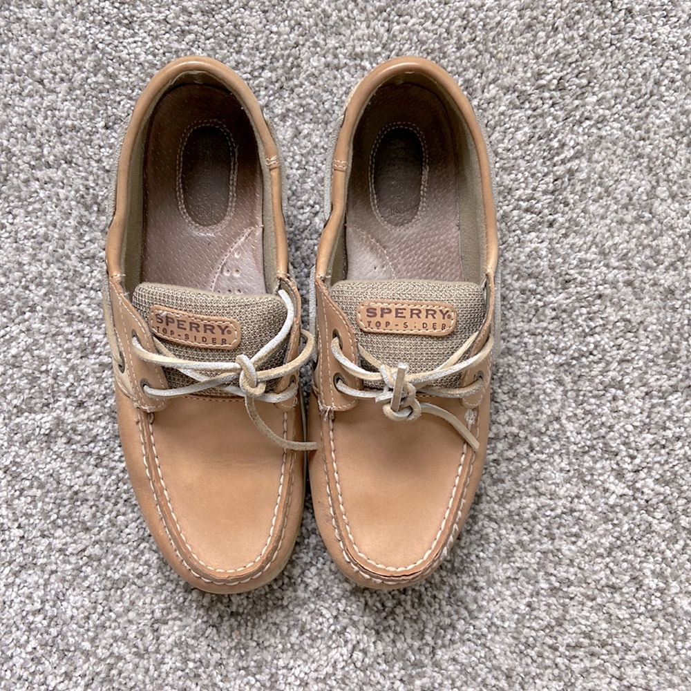 Women’s Sperry Boat Shoes size 8